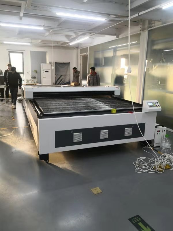 300W Gear Rack Transmission CO2 Laser Cutting Machine Customer Site