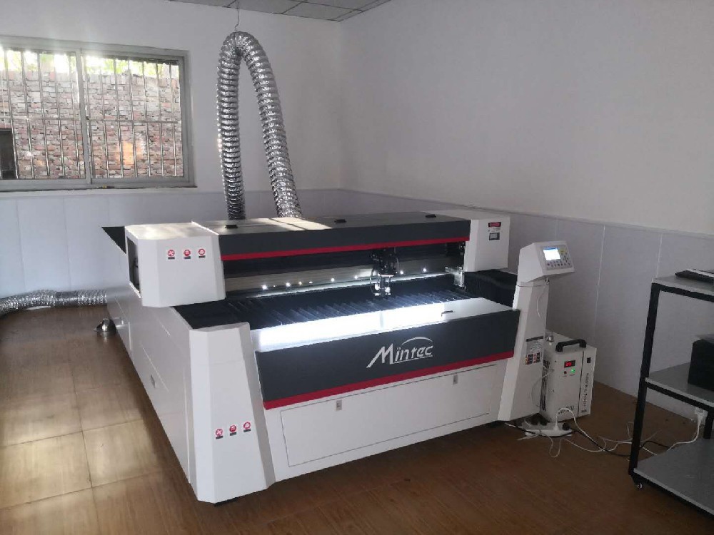 Gear Rack Transmission CO2 Laser Cutting Machine Custimer Site